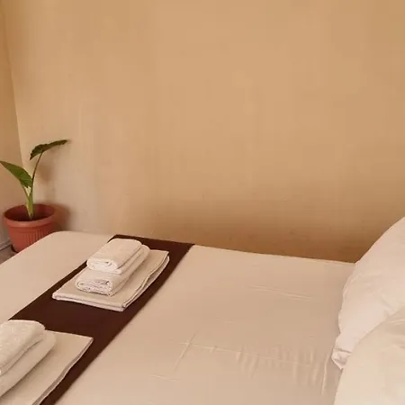 Garden Apartment *