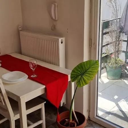 Apartment Garden *